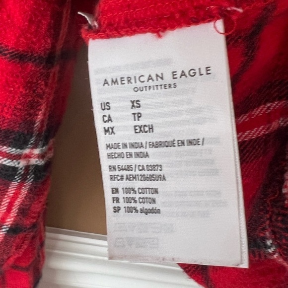 American Eagle Women’s Cropped Red Plaid Flannel Shirt Size XS Farm Outdoors - Picture 8 of 9